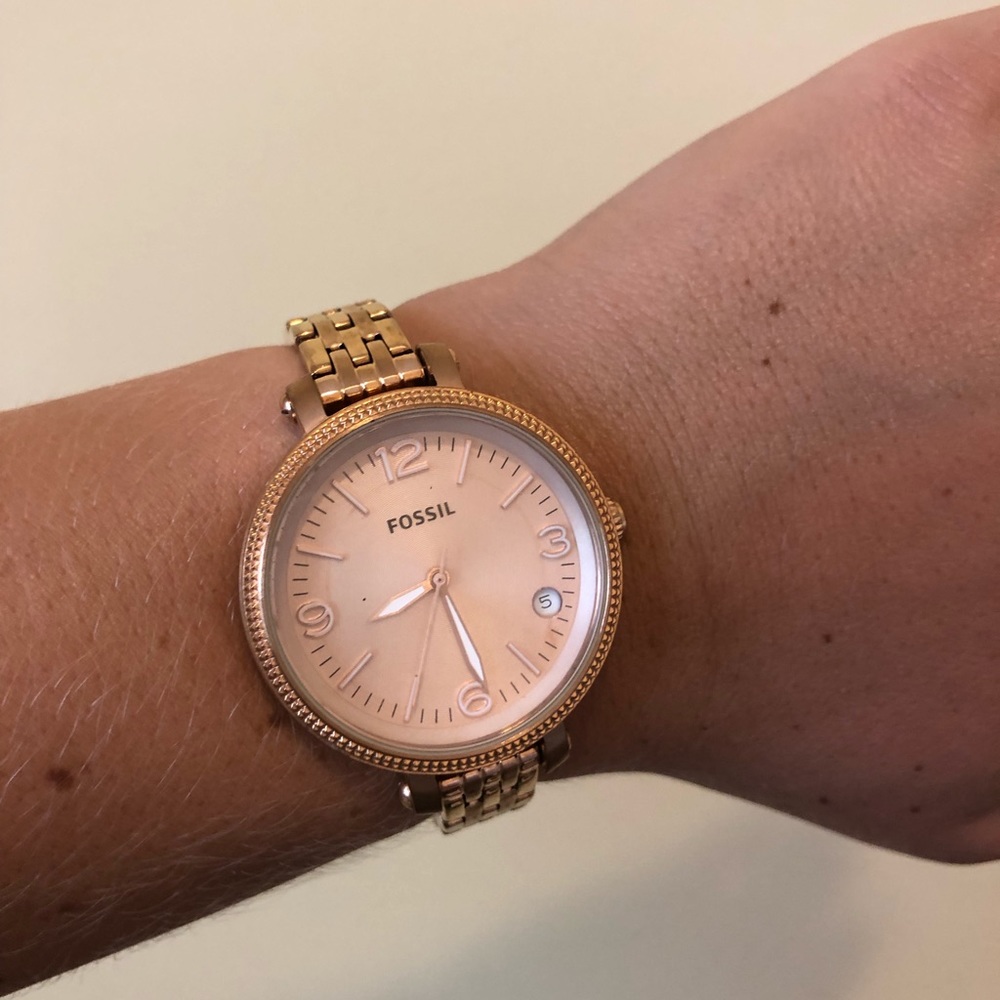 Gold Fossil watch -great condition!